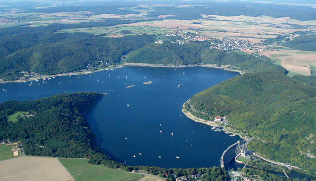 Luftaufnahme vom 27 km langen Edersee im Naturpark Kellerwald ca. 58 km entfernt vom Hotel Landhotel Kern in Bad Zwesten